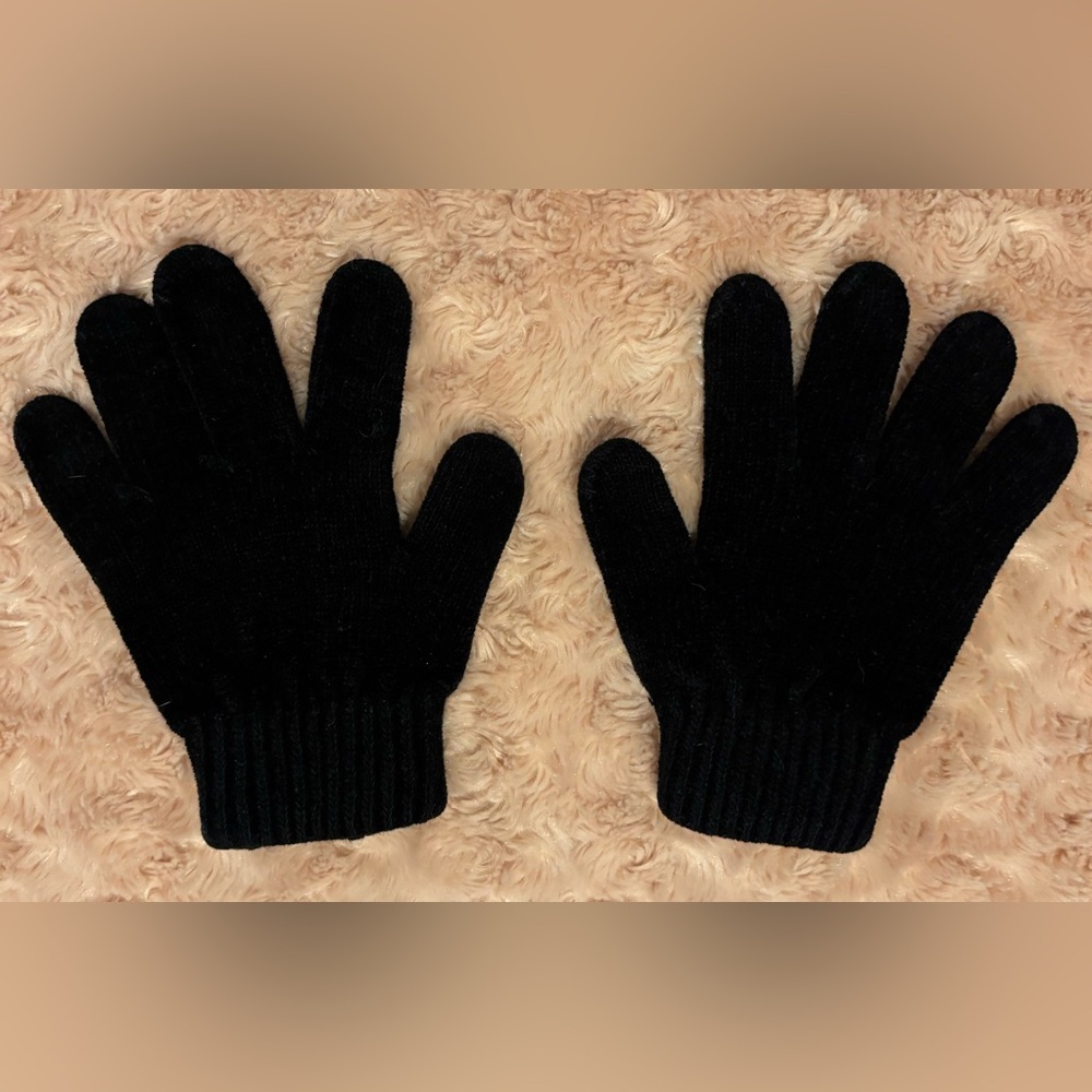 Kids Unisex Black Velour Soft Gloves Size 4-7 ~In excellent condition